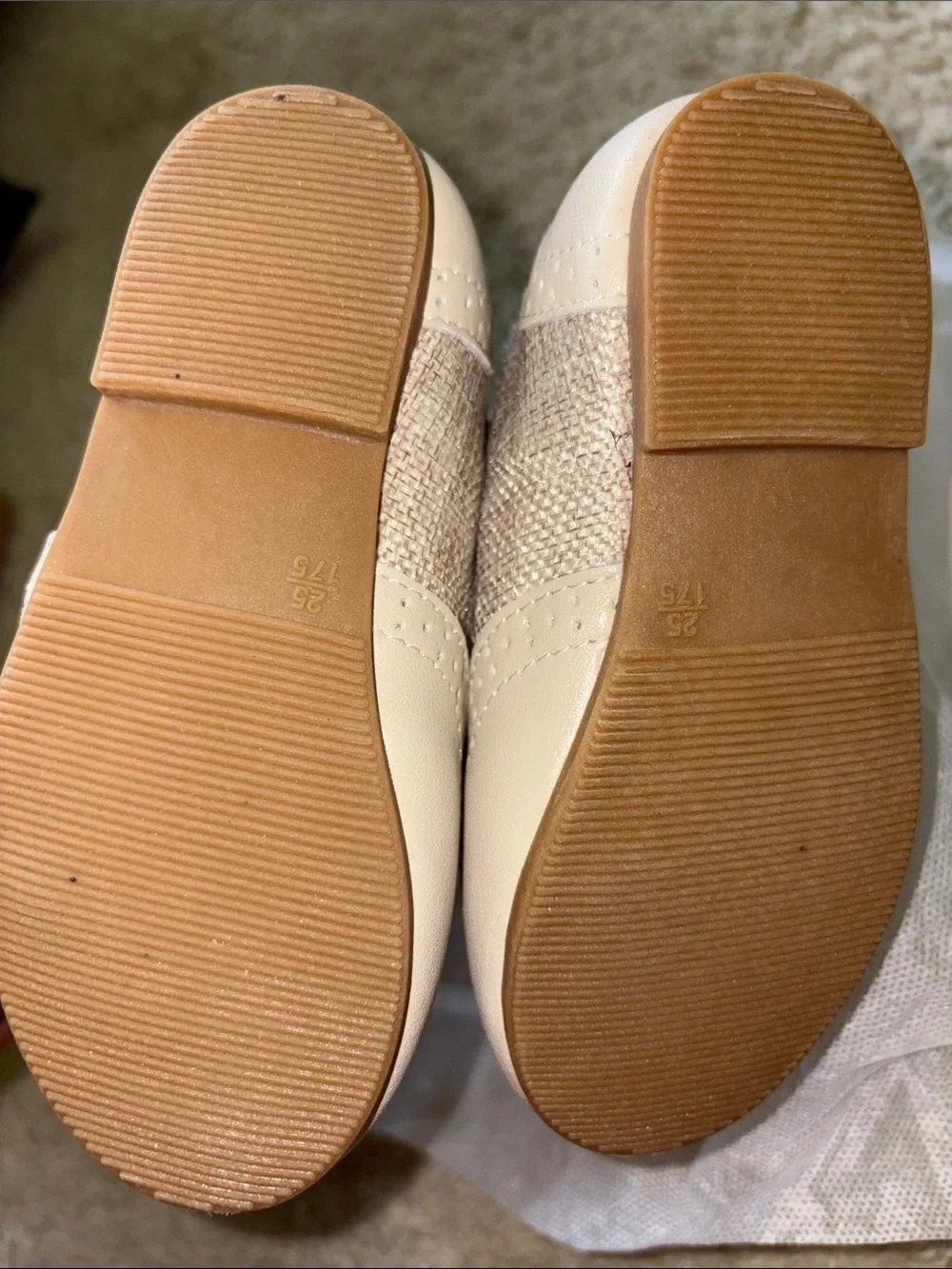 Slip-On Moccasins in Cream Tan - Soft Comfort Loafers